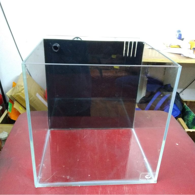 24 Cube Crystal Tank With Backsump
