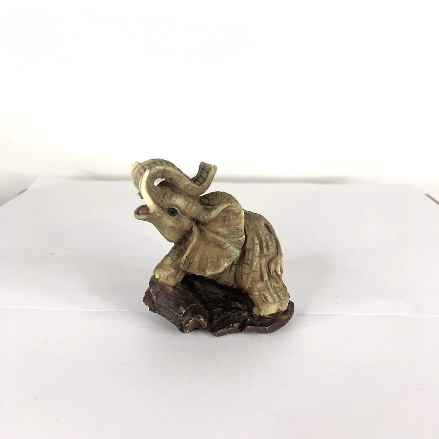 Artificial Elephant (e-1)